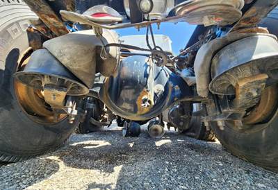Detroit RT40-NFD Rear Axle Housing for a 2023 Freightliner Cascadia 126