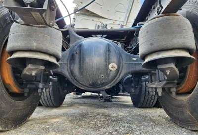 Detroit RT40-NFD-N Rear Axle Housing for a 2021 Freightliner Cascadia 126