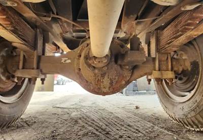 Eaton 19050T Rear Axle Housing for a 1988 GMC C7000