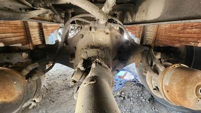 Eaton 22065S Rear Axle Housing for a 1990 GMC C7000 Topkick