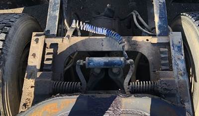 Eaton DS404 Rear Axle Housing for a 2000 Kenworth T800