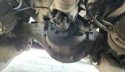 Eaton DS461P Rear Axle Housing for a 1996 International 9400