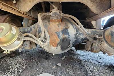 Eaton DS461P Rear Axle Housing for a 1988 Kenworth T800 For Sale ...