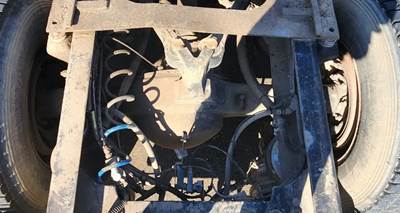 Eaton RS404 Rear Axle Housing for a 2000 Kenworth T800