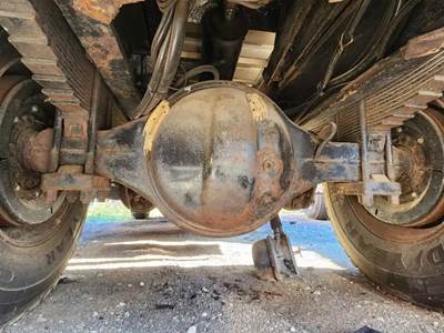 Eaton RS462 Rear Axle Housing for a 2003 International 2574