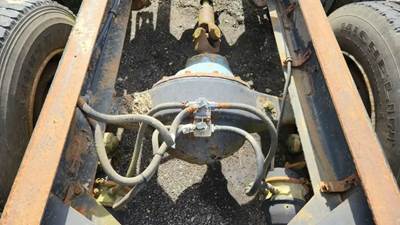 International RA472 Rear Axle Housing for a 1986 International COF-9670