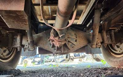 Isuzu G-73 Rear Axle Housing for a 1999 Chevrolet W3500