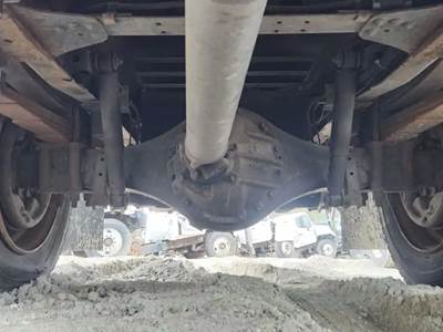 Isuzu G-73 Rear Axle Housing for a 2012 Isuzu NRR