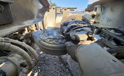 Mack CRD203 Rear Axle Housing for a 2007 Mack CHN613