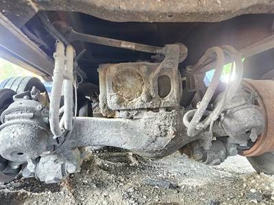 Mack CRD203 Rear Axle Housing for a 2016 Mack MRU633