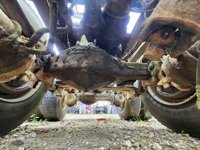 Mack CRD93 Rear Axle Housing for a 2007 Mack CHN613