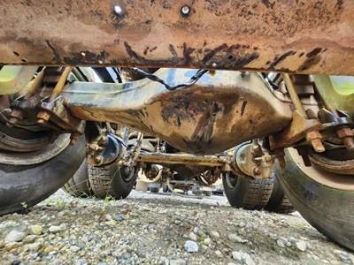 Mack CRD93 Rear Axle Housing for a 2007 Mack CHN613