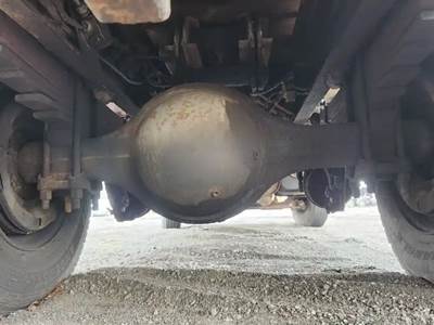 Meritor-Rockwell B-1-3200S1865 Rear Axle Housing for a 2000 Ford F-750