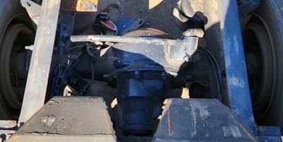 Meritor-Rockwell MT40-14X Rear Axle Housing for a 2015 Freightliner Cascadia 125