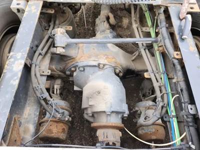 Meritor-Rockwell MT40-14X Rear Axle Housing for a 2016 Freightliner Cascadia 125