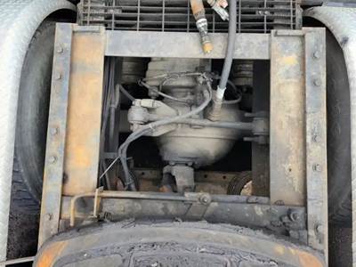 Meritor-Rockwell MT40-14X Rear Axle Housing for a 1997 Ford LT9000