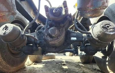 Meritor-Rockwell MT40-14X Rear Axle Housing for a 2006 International 7600