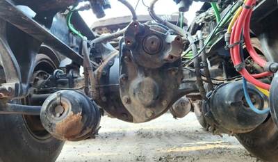 Meritor-Rockwell MT40-14X Rear Axle Housing for a 2018 Freightliner Cascadia 125