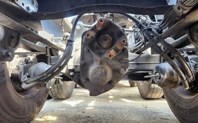 Meritor-Rockwell MT40-14X Rear Axle Housing for a 2020 Volvo VNL