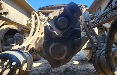 Meritor-Rockwell MT40-14X Rear Axle Housing for a 2012 Freightliner Cascadia 125