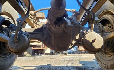 Meritor-Rockwell MT40-14X Rear Axle Housing for a 2012 Freightliner Cascadia 125