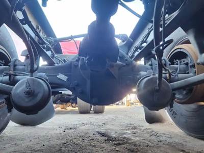 Meritor-Rockwell MT40-14X Rear Axle Housing for a 2011 Freightliner Cascadia 125