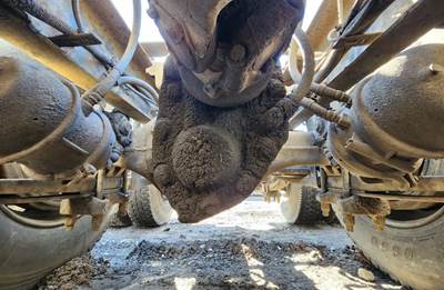 Meritor-Rockwell MT40-14X Rear Axle Housing for a 2015 International 9900I