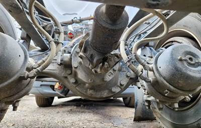 Meritor-Rockwell MT40-14X Rear Axle Housing for a 2012 Freightliner Cascadia 125