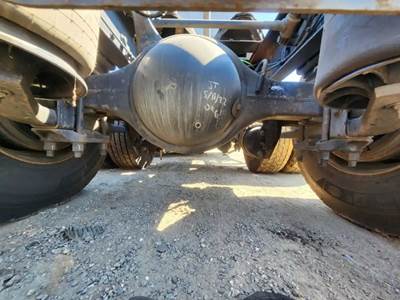 Meritor-Rockwell MT40-14X Rear Axle Housing for a 2019 Freightliner Cascadia 126