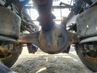 Meritor-Rockwell MT40-14X Rear Axle Housing for a 2012 Freightliner Cascadia 125