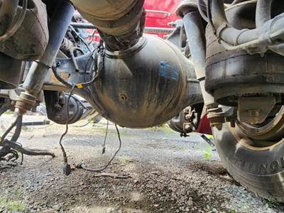 Meritor-Rockwell MT40-14X Rear Axle Housing for a 2017 Kenworth T680