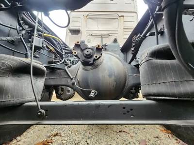 Meritor-Rockwell MT40-14X Rear Axle Housing for a 2015 Volvo VNL