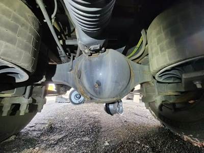 Meritor-Rockwell MT40-14X Rear Axle Housing for a 2021 International RH613