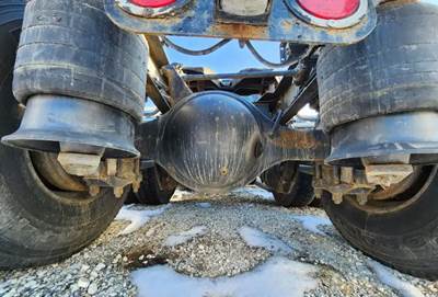 Meritor-Rockwell MT40-14X Rear Axle Housing for a 2016 Freightliner Cascadia 125