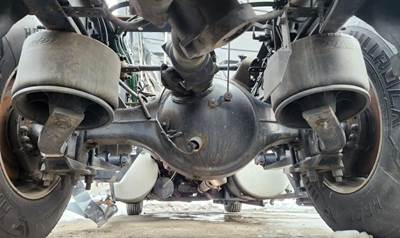 Meritor-Rockwell MT40-14X Rear Axle Housing for a 2019 Freightliner Cascadia 126