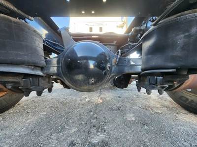 Meritor-Rockwell MT40-14X Rear Axle Housing for a 2015 Freightliner Cascadia 125