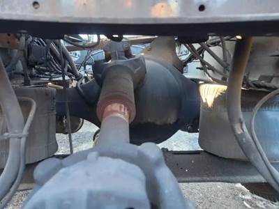 Meritor-Rockwell MT40-14X Rear Axle Housing for a 2016 Volvo VNL