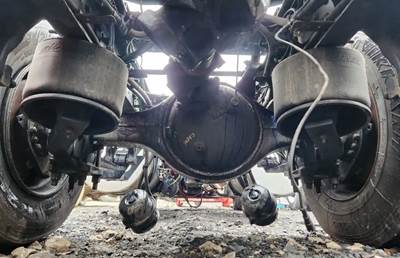 Meritor-Rockwell MT40-14X Rear Axle Housing for a 2020 Freightliner Cascadia 126