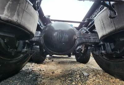 Meritor-Rockwell MT40-14X Rear Axle Housing for a 2024 Freightliner Cascadia 126