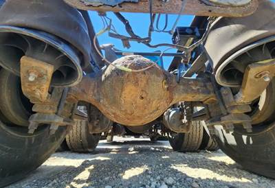 Meritor-Rockwell MT40-14X Rear Axle Housing for a 2017 Freightliner Cascadia 125