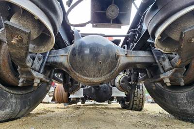 Meritor-Rockwell MT40-14X Rear Axle Housing for a 2022 Freightliner Cascadia 126