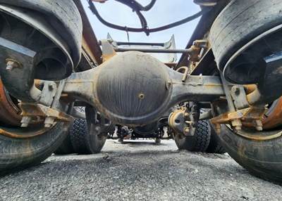 Meritor-Rockwell MT40-14X Rear Axle Housing for a 2018 Freightliner Cascadia 125