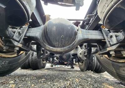Meritor-Rockwell MT40-14X Rear Axle Housing for a 2019 Freightliner Cascadia 126