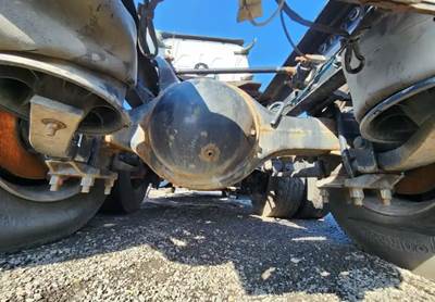 Meritor-Rockwell MT40-14X Rear Axle Housing for a 2020 Freightliner Cascadia 126