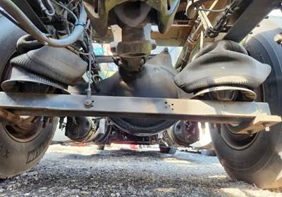 Meritor-Rockwell MT40-14X Rear Axle Housing for a 2012 Volvo VNL
