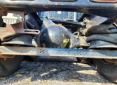 Meritor-Rockwell MT40-14X Rear Axle Housing for a 2012 Volvo VNL