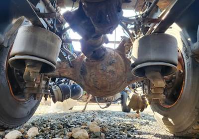 Meritor-Rockwell MT40-14X Rear Axle Housing for a 2021 Freightliner Cascadia 126