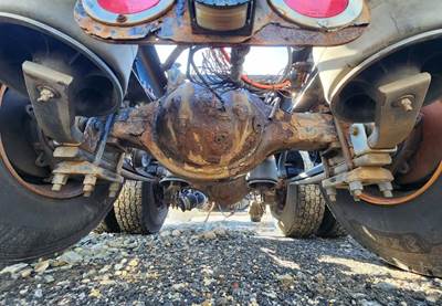 Meritor-Rockwell MT40-14X Rear Axle Housing for a 2021 Freightliner Cascadia 126
