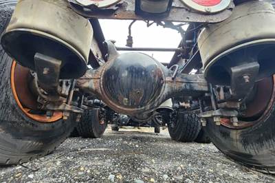 Meritor-Rockwell MT40-14X Rear Axle Housing for a 2019 Freightliner Cascadia 116 Day Cab