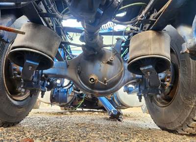 Meritor-Rockwell MT40-14X Rear Axle Housing for a 2024 Freightliner Cascadia 126